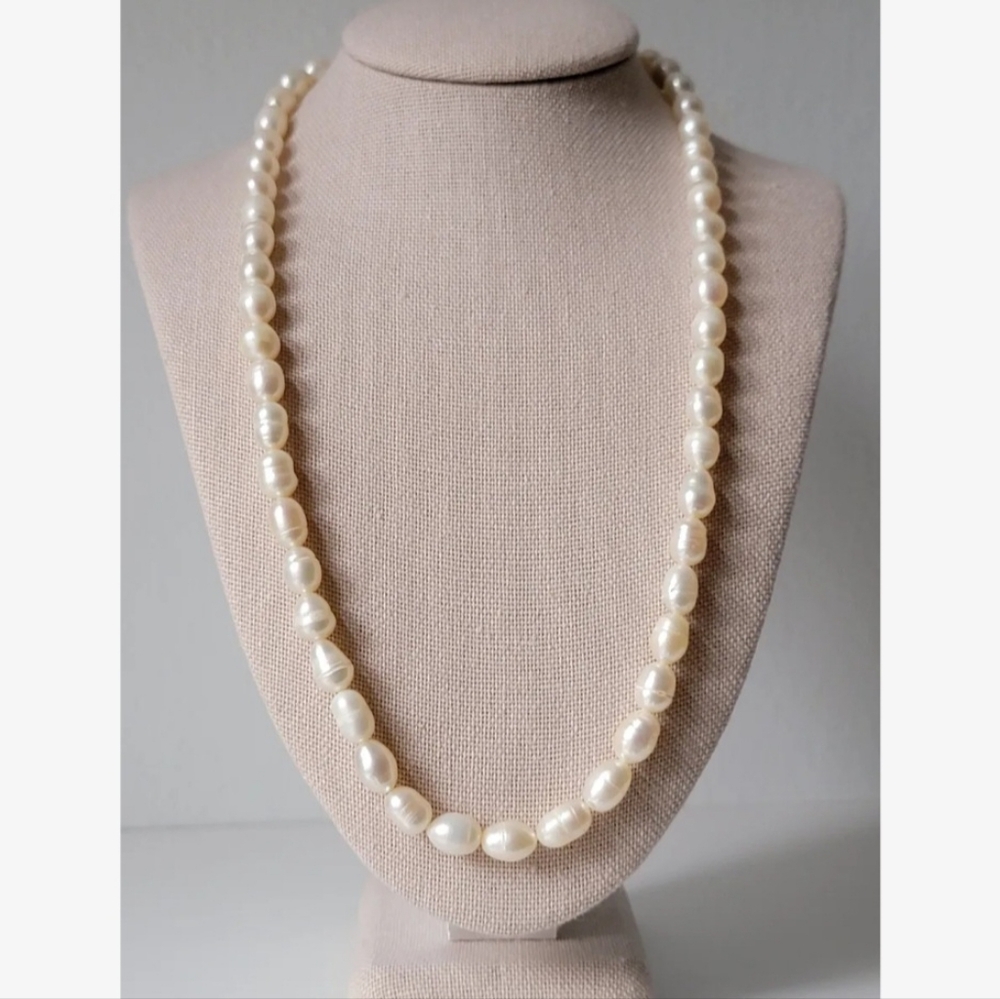 Gorgeous Pearl Necklace
